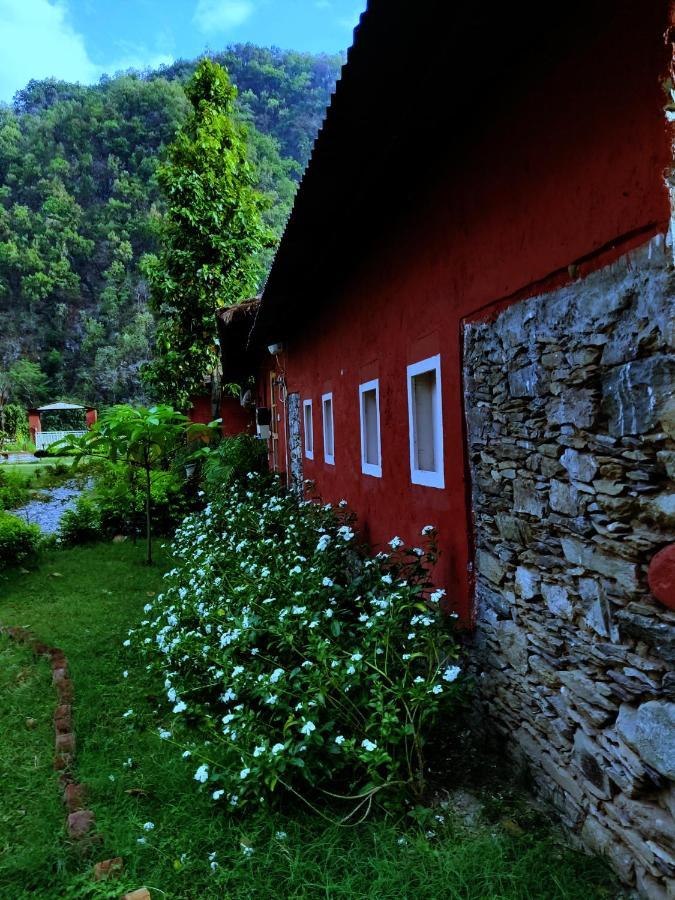 Lodge Maatre Yoga Retreat Marchula