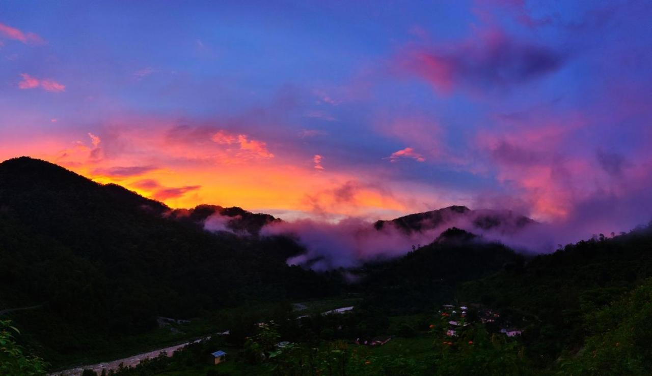 Lodge Maatre Yoga Retreat